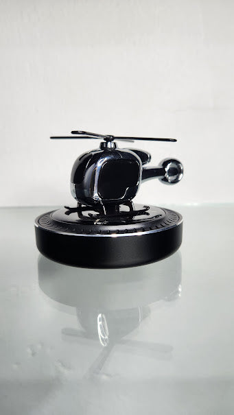 AMBIENTADOR DE AROMAS CON DISEÑO DE HELICOPTERO HELICE IMPULSADA POR ENEGERGIA SOLAR.EMITE UN AROMA AGRADABLE.PERFECTO PARA LA DECORACIÓN DEL INTERIOR DE TU COCHE 🚁🚙👌😁